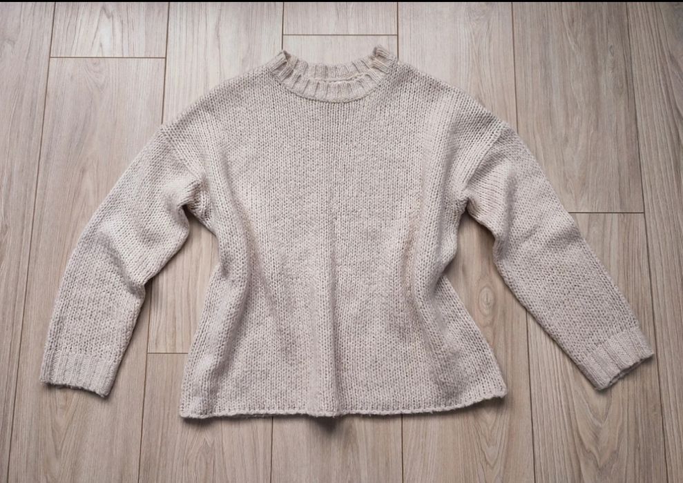 Beżowy sweterek S