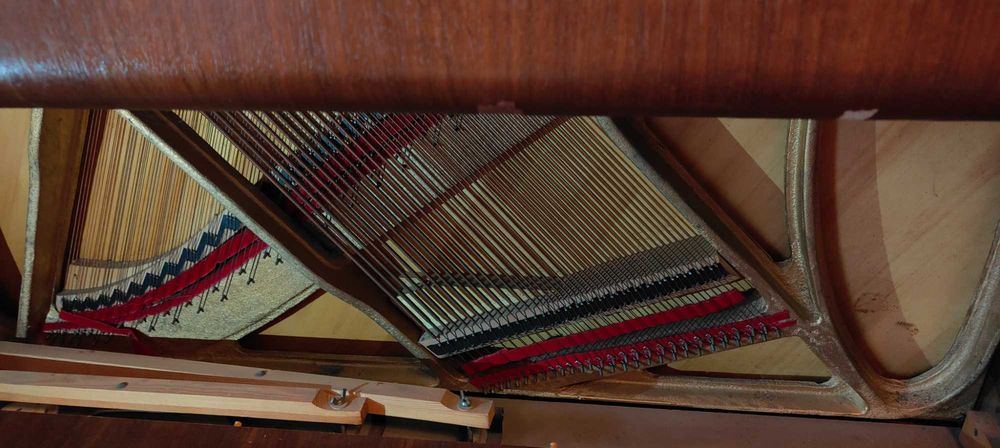 Pianino Lindbergh (Calisia Menuet M-105