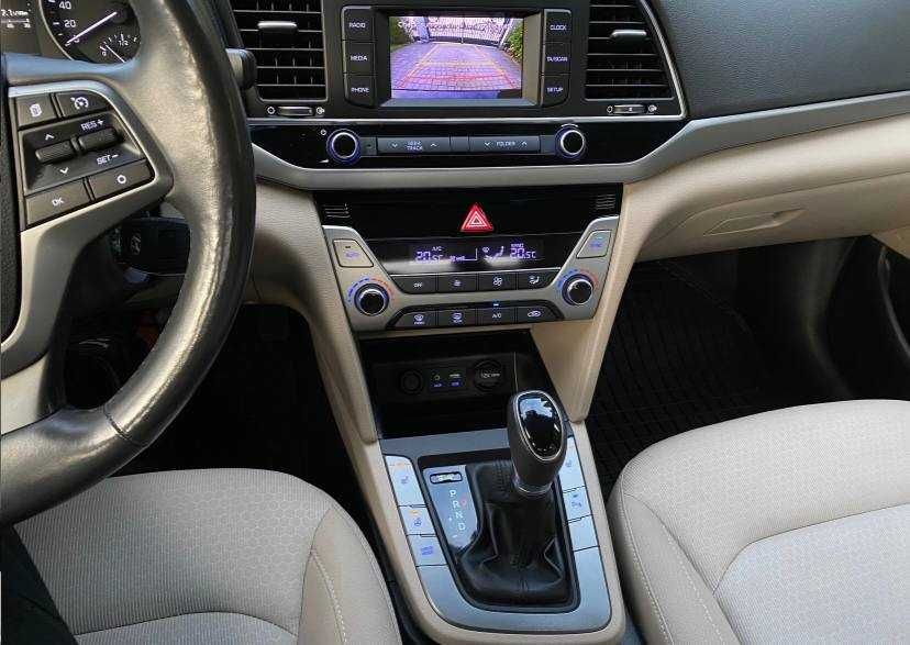 Hyundai Elantra 2017 року