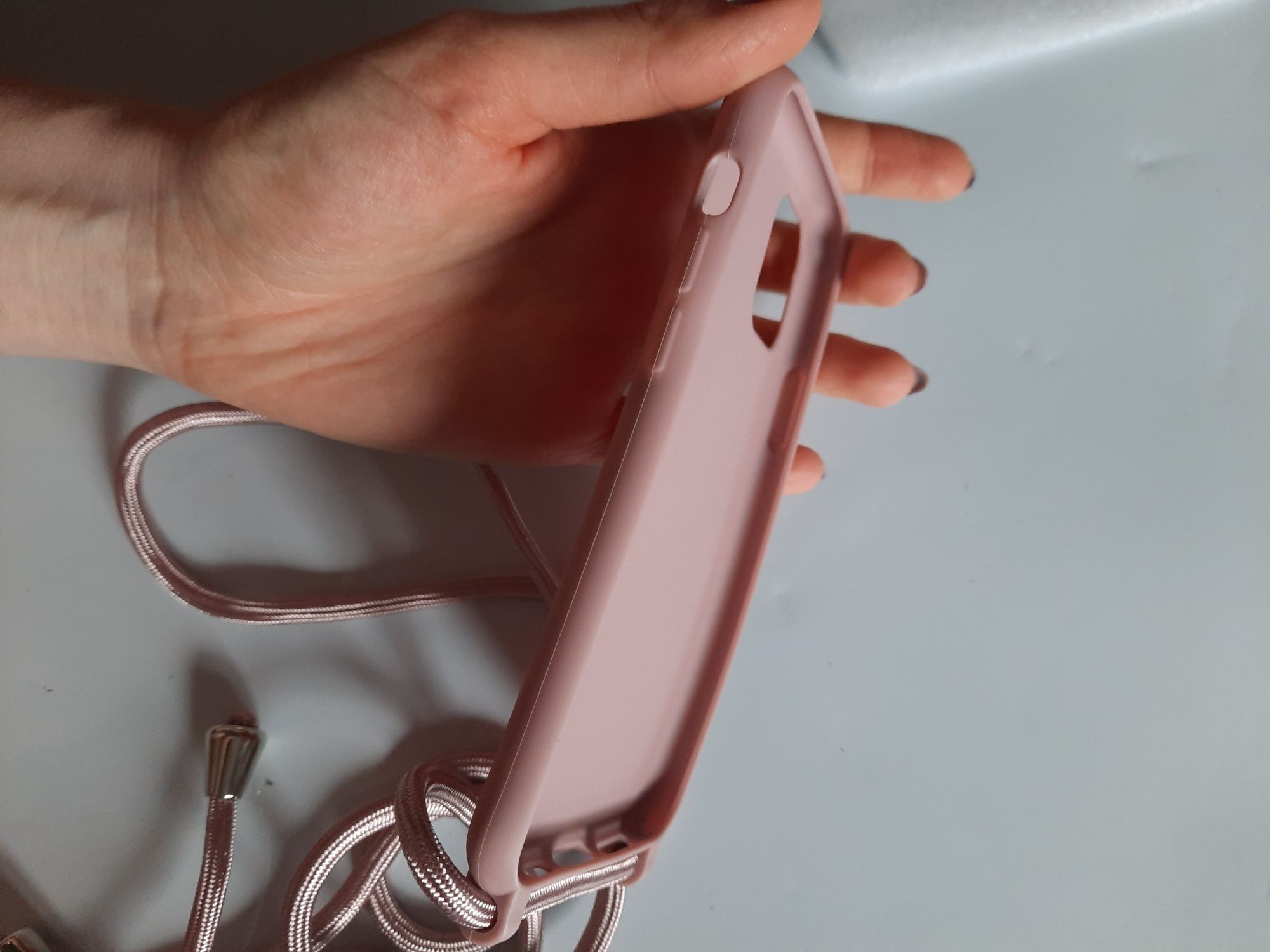 Etui na IPhone 11pro z smyczką silikonowy nowy