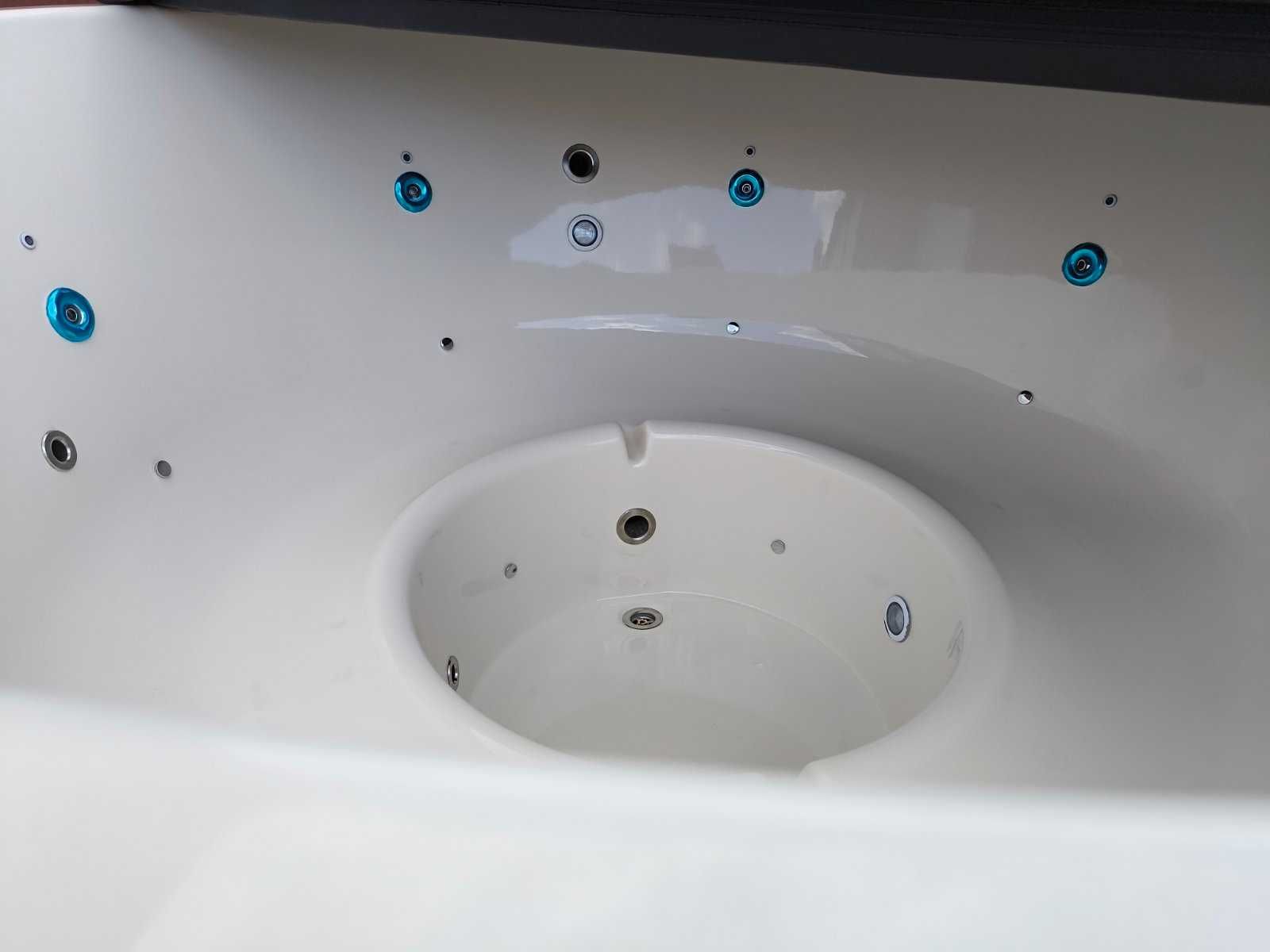 Balia ogrodowa gorąca beczka jacuzzi hydromasaż