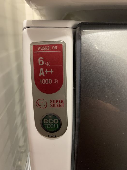 Пральна машинка Ariston Aqualtis ( на запчастини)