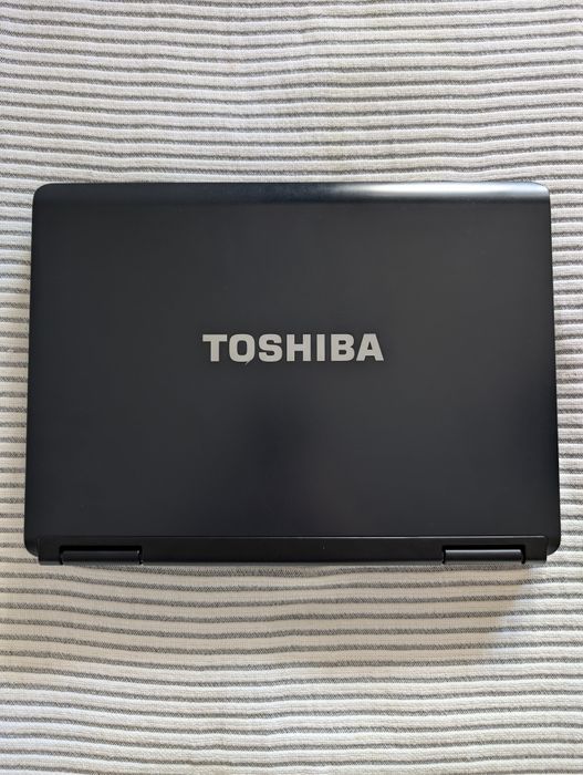 Toshiba Satellite L40-18L ( Portátil ) *