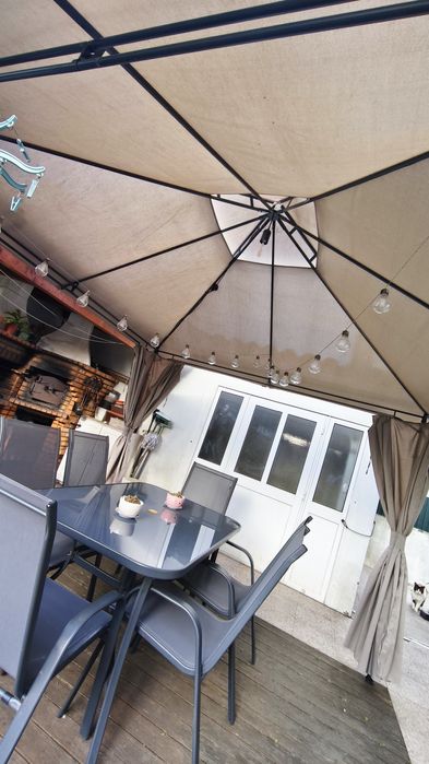 Conjunto pérgola + mesa + 6 cadeiras