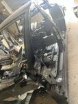 Лівий поріг Tesla model 3