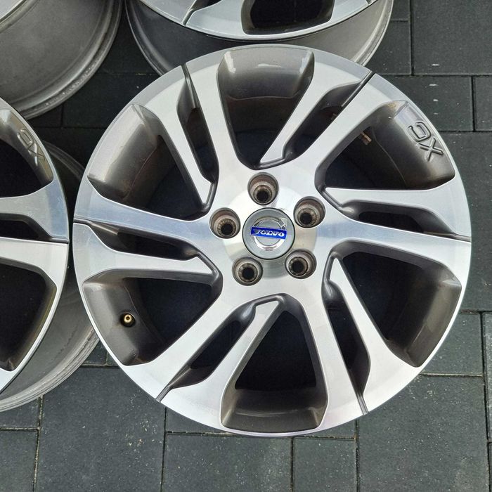 Felgi aluminiowe VOLVO XC70 XC60 17'' 7,5Jx17 5x108 ET55