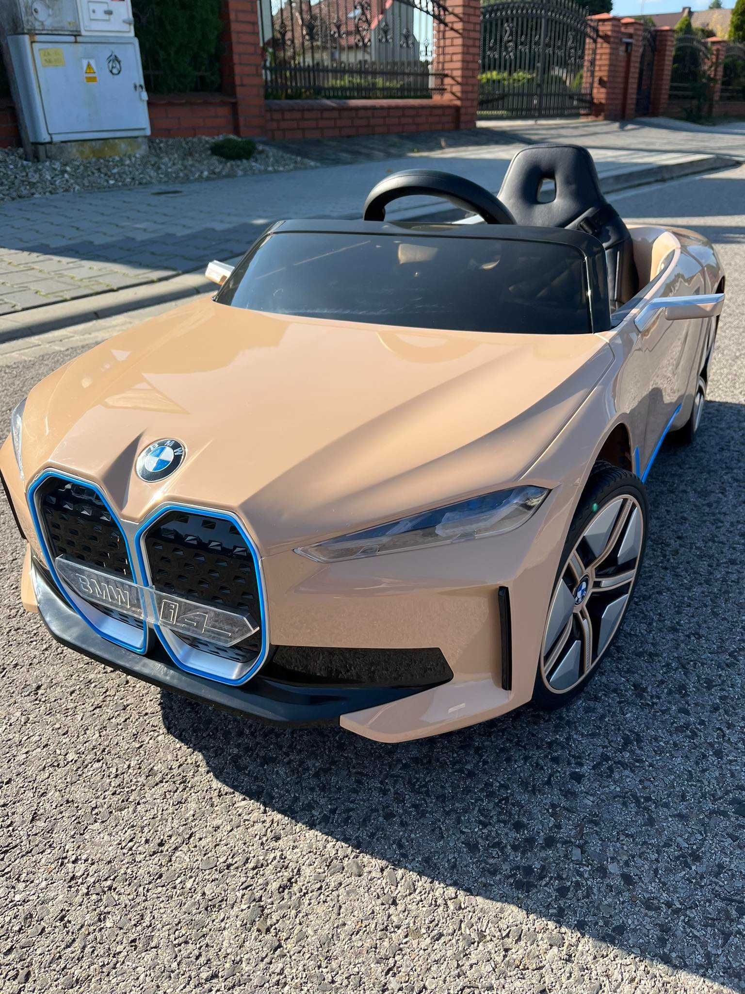 Samochód na akumulator BMW i4 auto dla dzieci PILOT USB MP3 auto 4x4