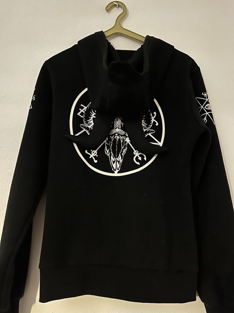Casaco baphomet com chifres