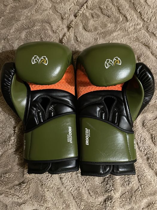 Rival rs80v sparring glove