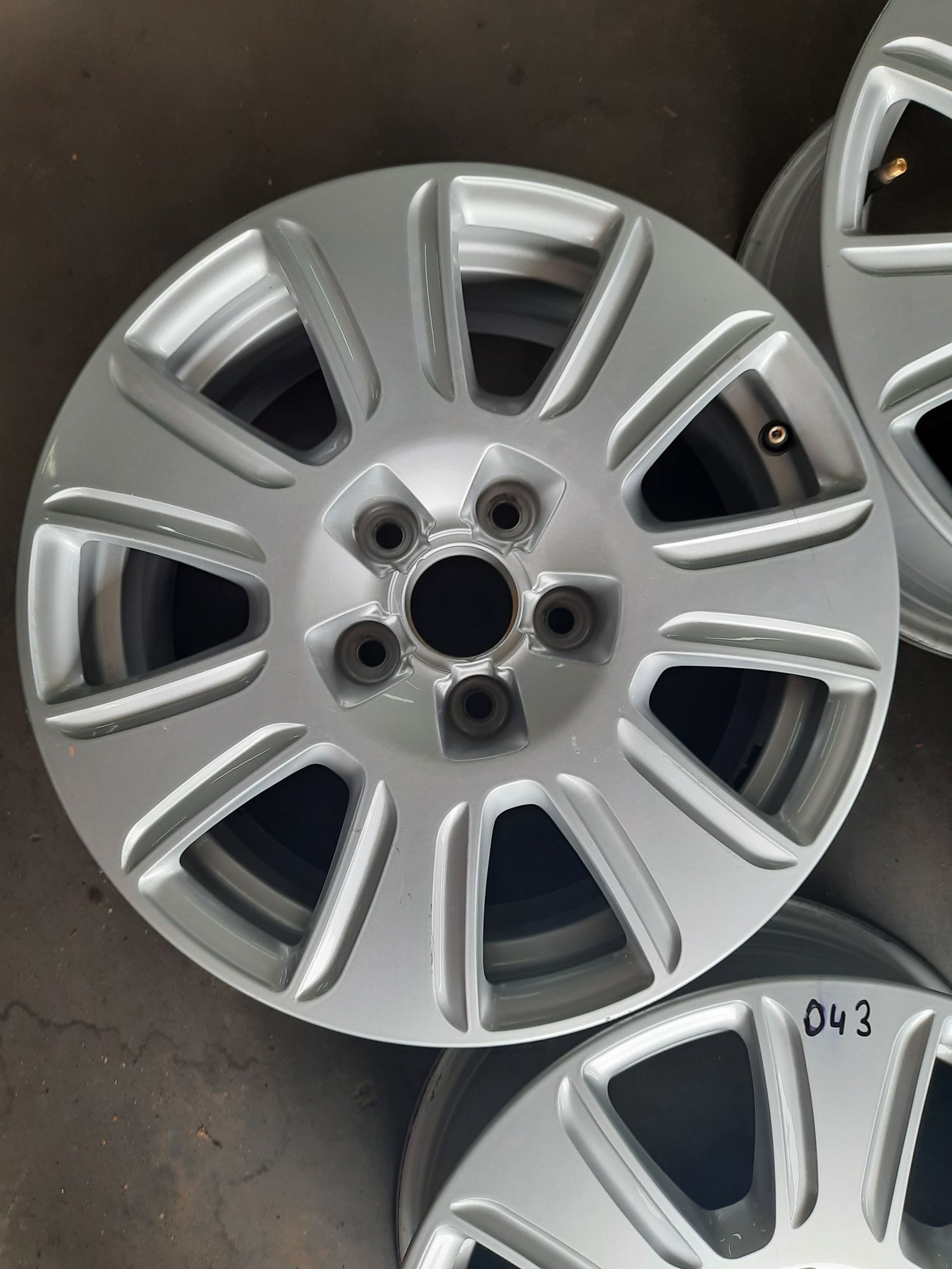 (043) Felgi 16" 5x112 ET 33 6,5j - Audi Q3