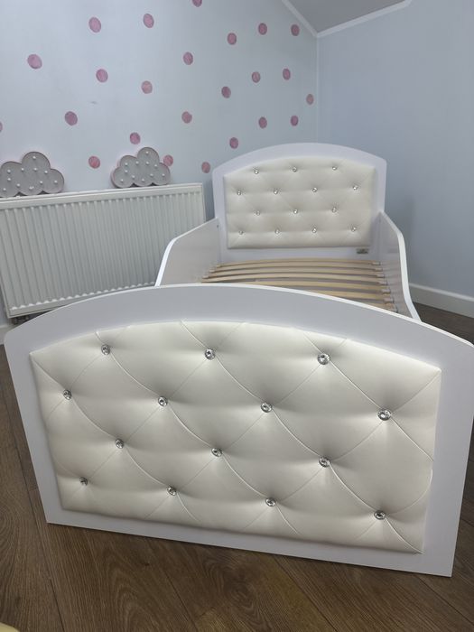 Sprzedam łóżko dla dziewczynki