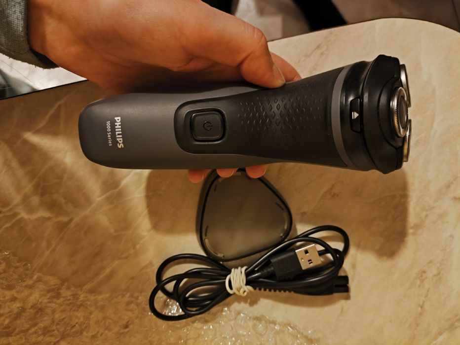 Бритва  Philips series 3000,1000