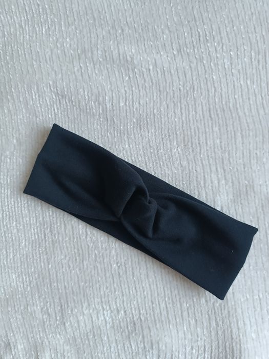 Bawełniana opaska do włosów z supłem na jesień - czarna