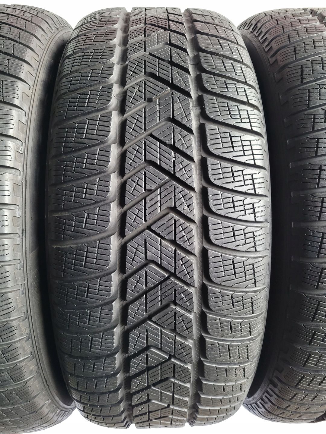 Pirelli scorpion winter 235/55 R19 101H run flat