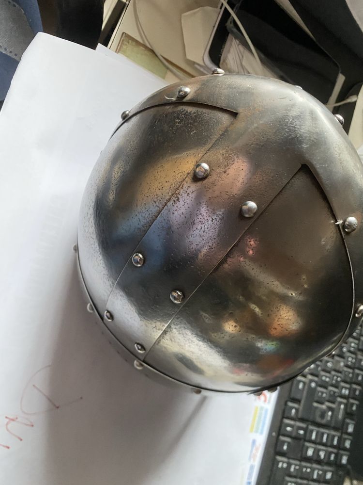 Medieval  capacete  antigo