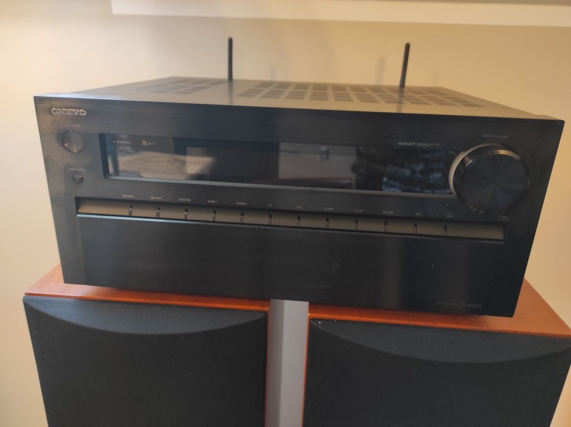 Amplituner ONKYO TX-Nr828