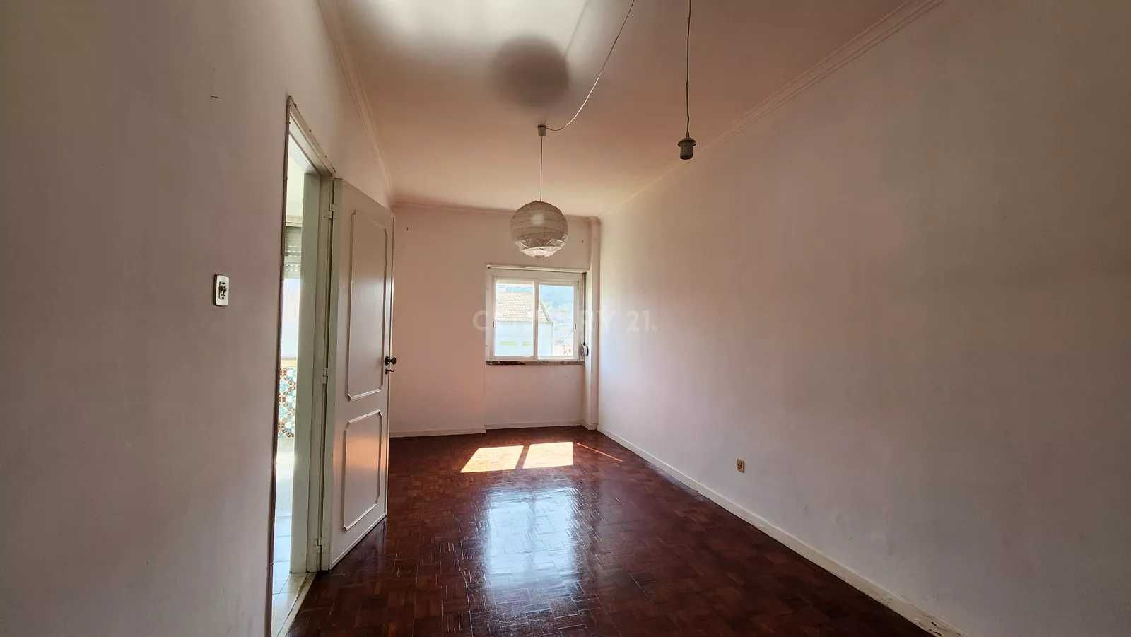 Apartamento T1 + 1 Odivelas centro