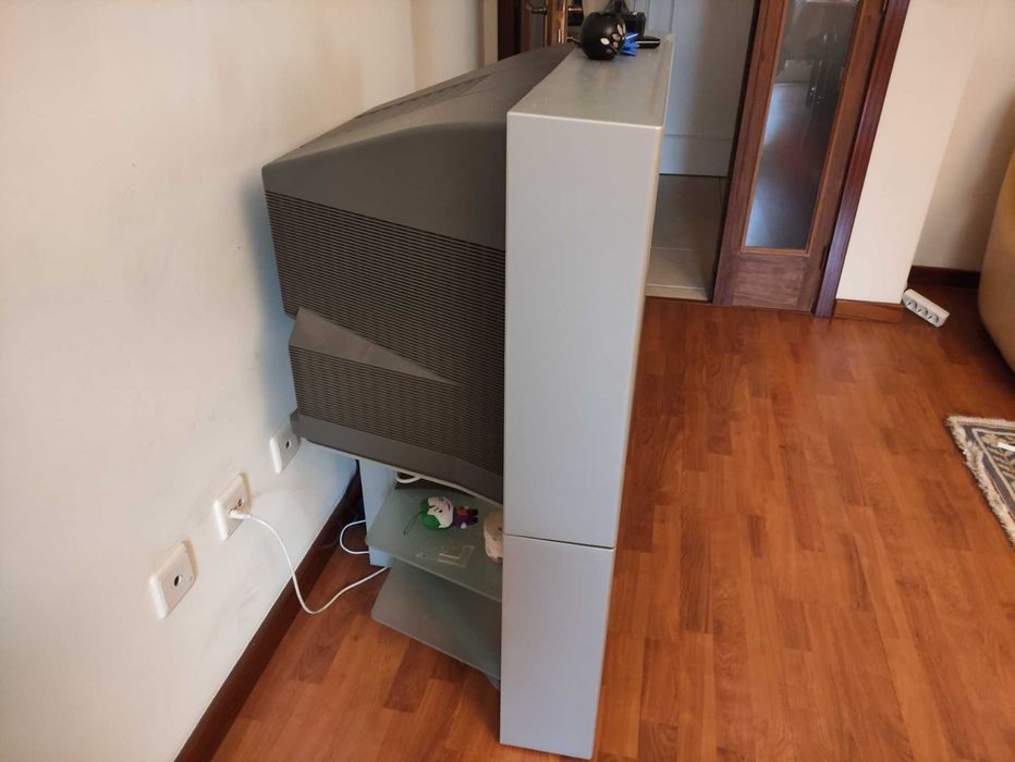 TV SONY KV32FX68E + Movel