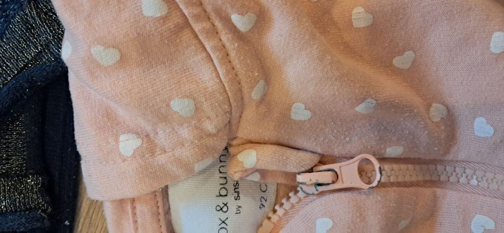 Sprzedam pakę aposnie, bluza, koszulka dla dziewczynki, rozmiar 92 (ze