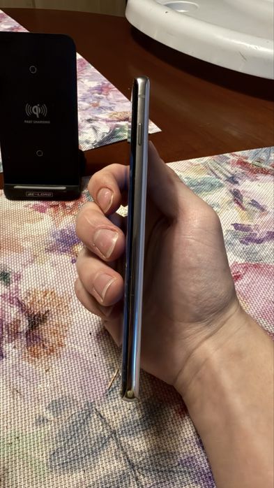 Samsung s10 8/128гб