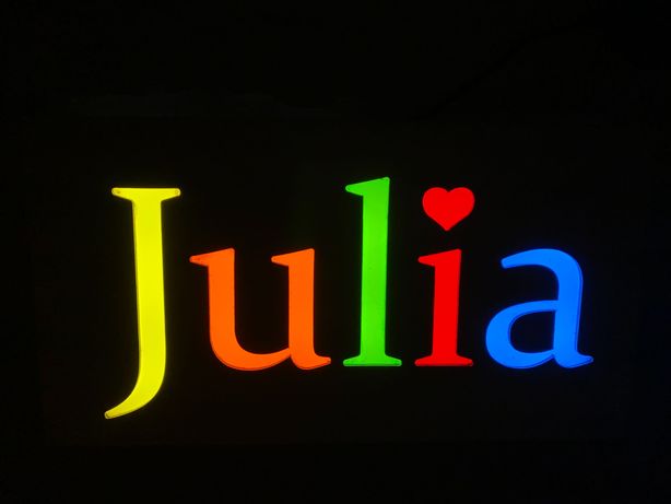 Lampka nocna z imieniem Julia