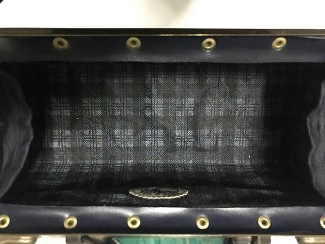 Mala vintage usada feita à mão