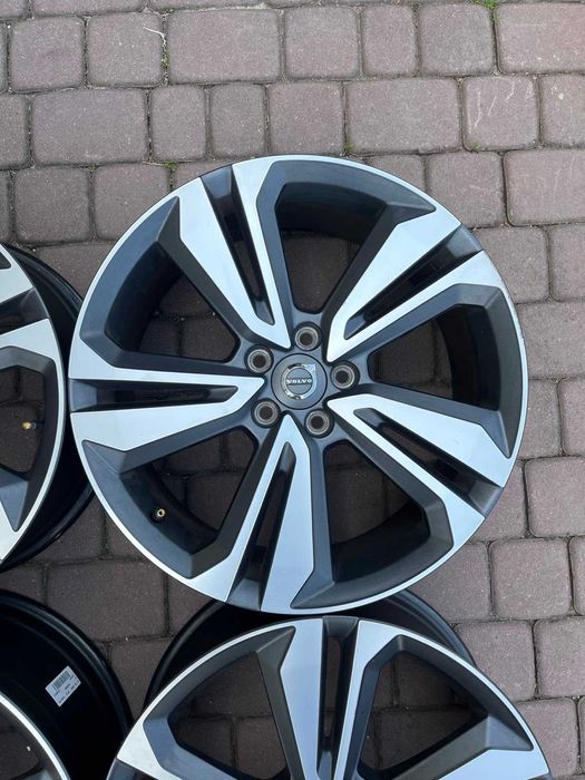 Oryginalne alufelgi Volvo 5x108 19 XC60 XC40 V60 V90 Bicolor R-Design
