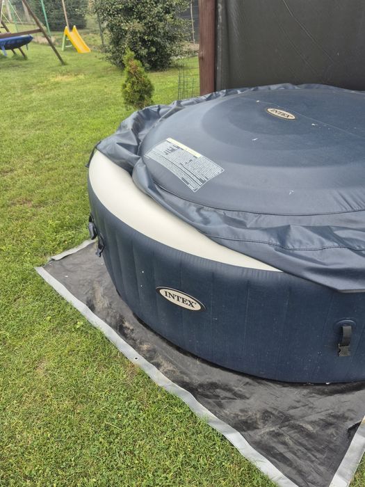 Jakuzzi intex 147 dysz  ,pokrywa  +pompa