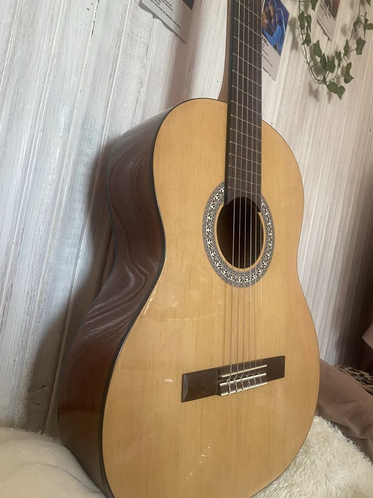 Gitara klasyczna admira alba 1/2