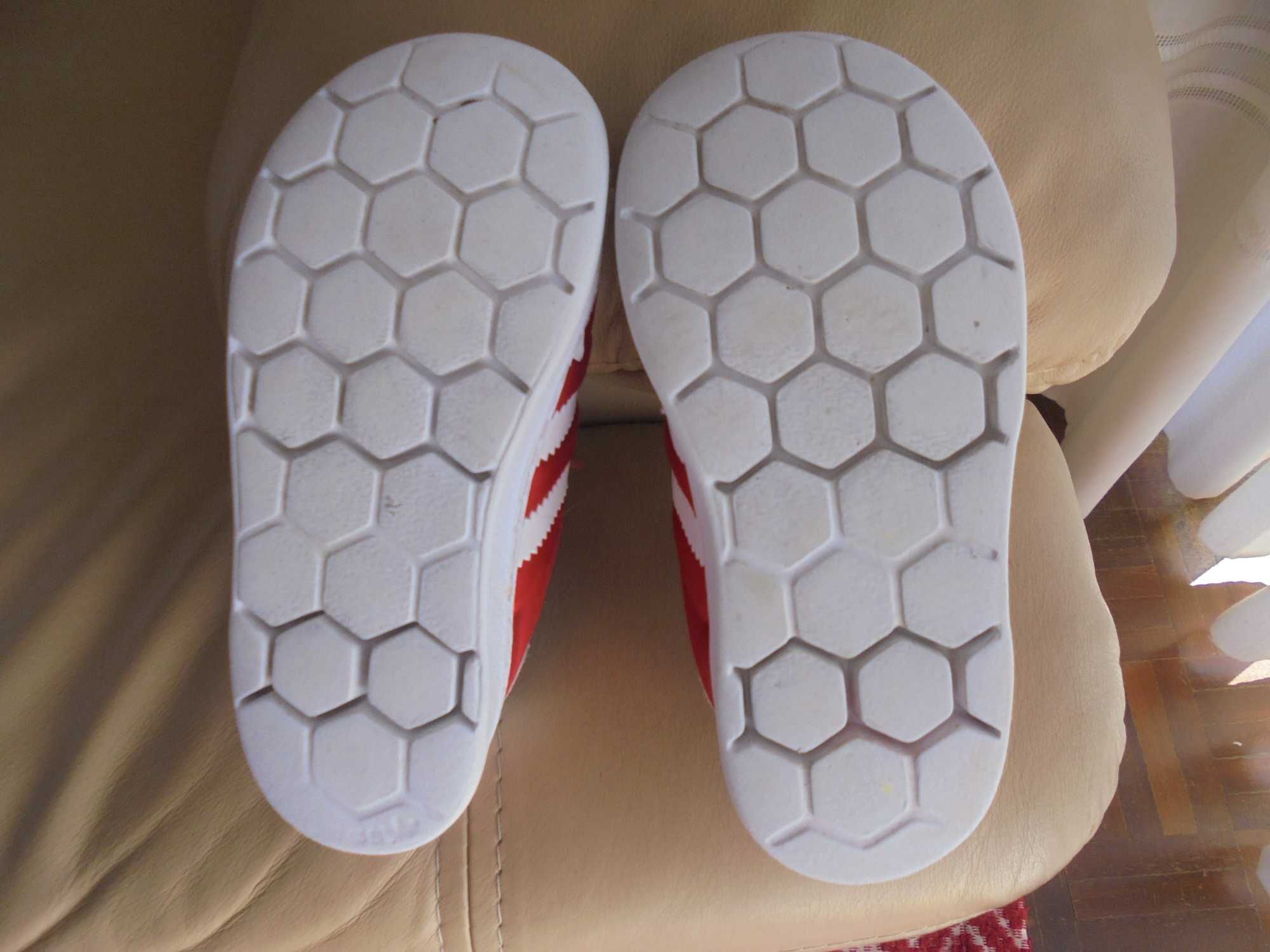 ténis de menina da marca adidas