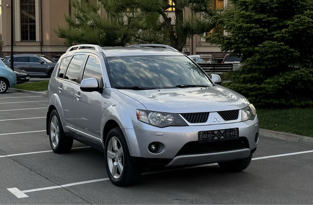 Mitsubishi outlander xl