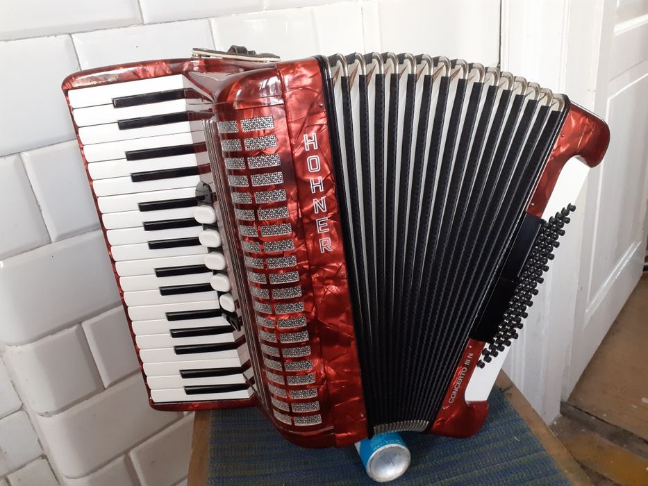 Akordeon Hohner 72 bas