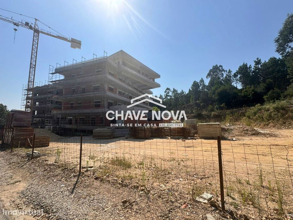 T3 Novo C/ 3 Lugares de Garagem em Oliveira de Azemeis
