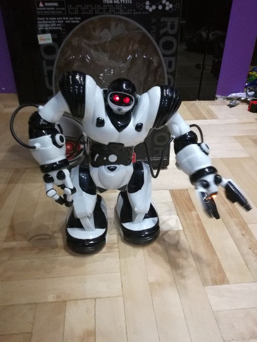 Roboactor sterowany robot. MalPlay