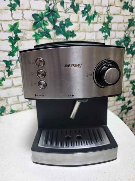 Kolbowy ekspres ciśnieniowy MPM MKW-06M 850W