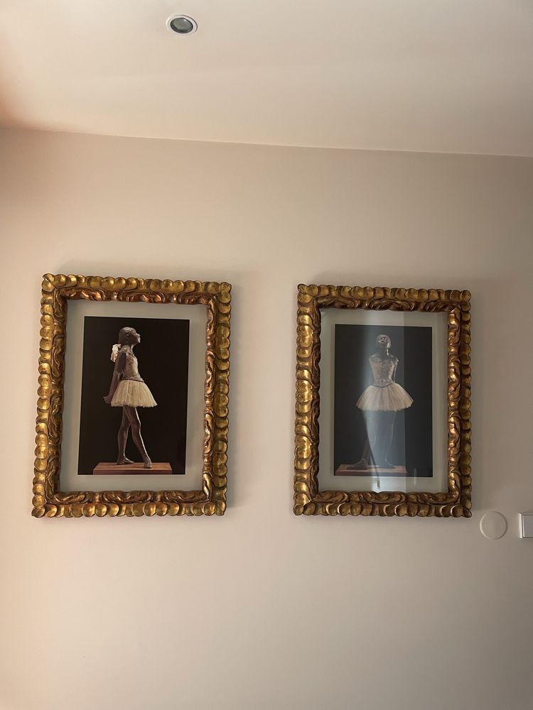 2 quadros  com imagem de bailarinas em talha dourada