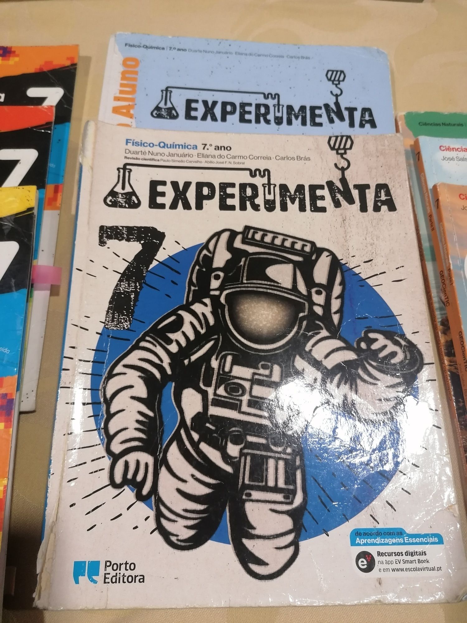 Livros escolares 7 ano