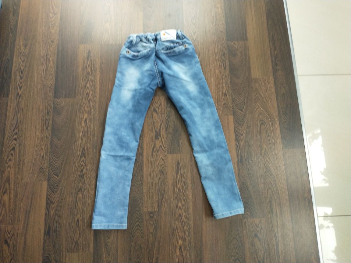 Spodnie jeansowe dla chłopca 134/140