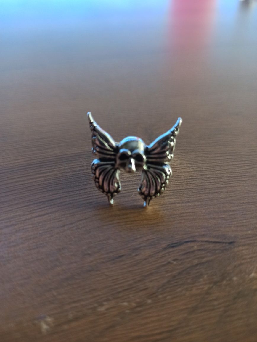 Sygnet motyl czaszka y2k drip drill nowy unisex