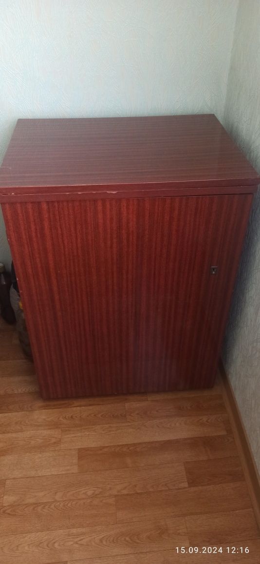 Продам швейную машинку Чайка-142М
