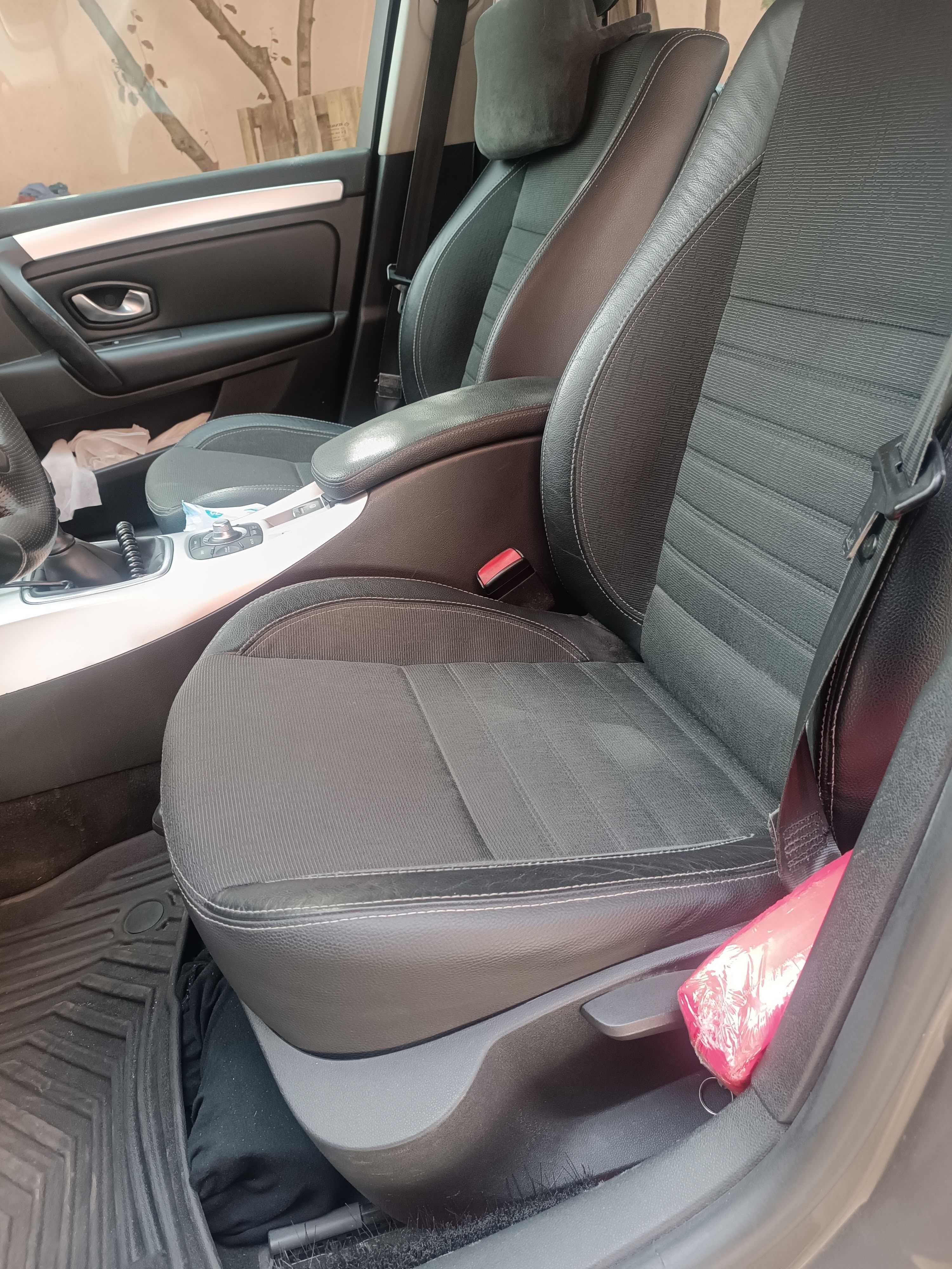 Renault Laguna /kombi/ 2008/ 140km/ benzyna