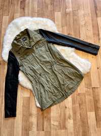 Reserved kurtka khaki ze skórzanymi rękawami