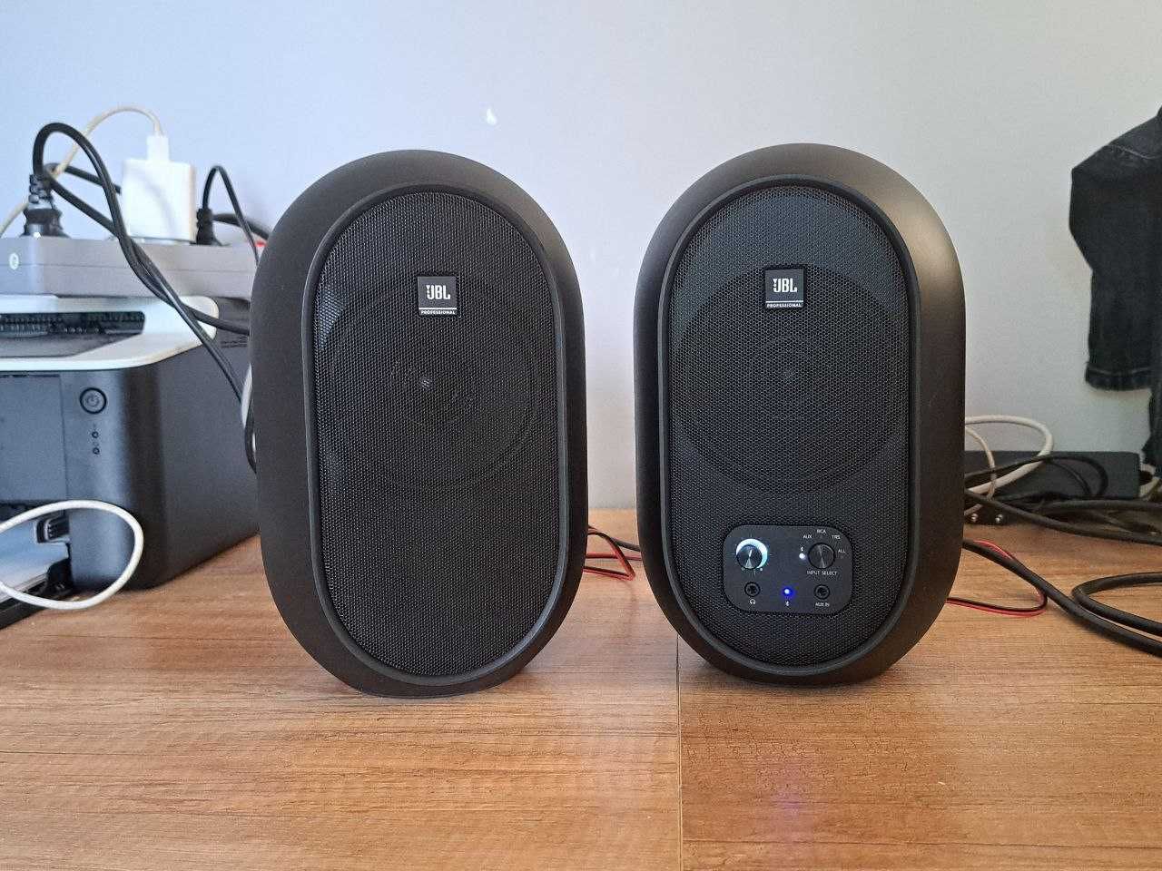 JBL 104 bt. Reference monitor, monitory studyjne z Bluetooth