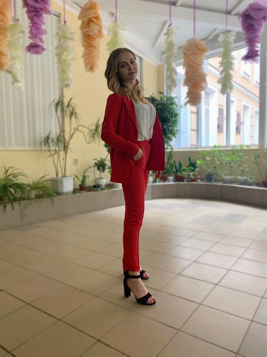 Костюм жіночий(червоний)