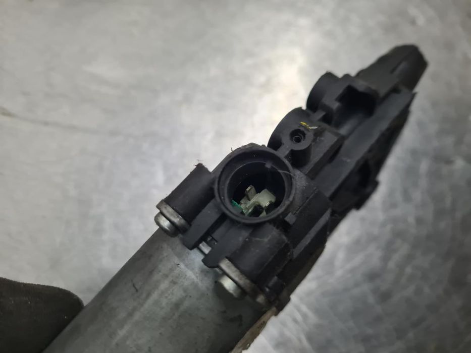 Motor vidro frente esquerdo KIA Ceed (ED)