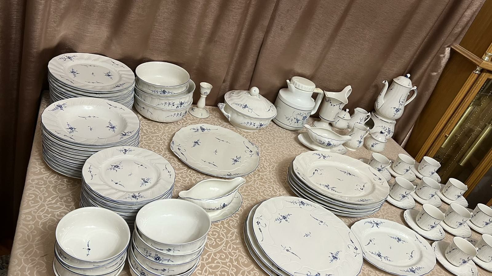 Старовинний немецький сервз Villeroy&Boch Alt Luxemburg 300 предметів