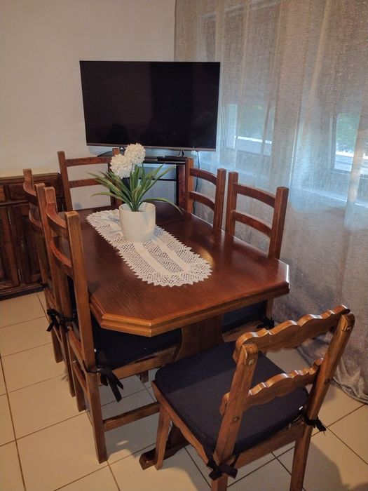 Mesa de sala + 5 cadeiras