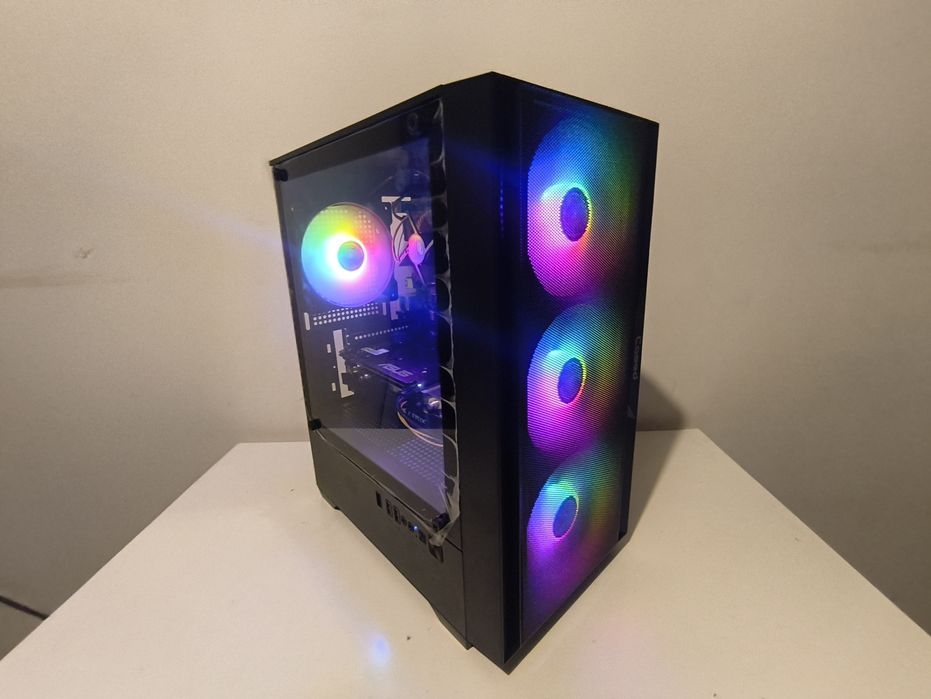 Komputer gamingowy i5/16gb/1tb/gt730 z monitorem klawiaturą i myszką