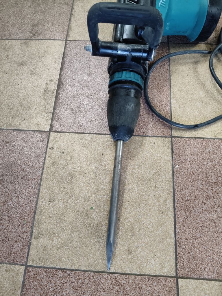 Makita hm1213C młot udarowy wyburzeniowy japoński oryginał
