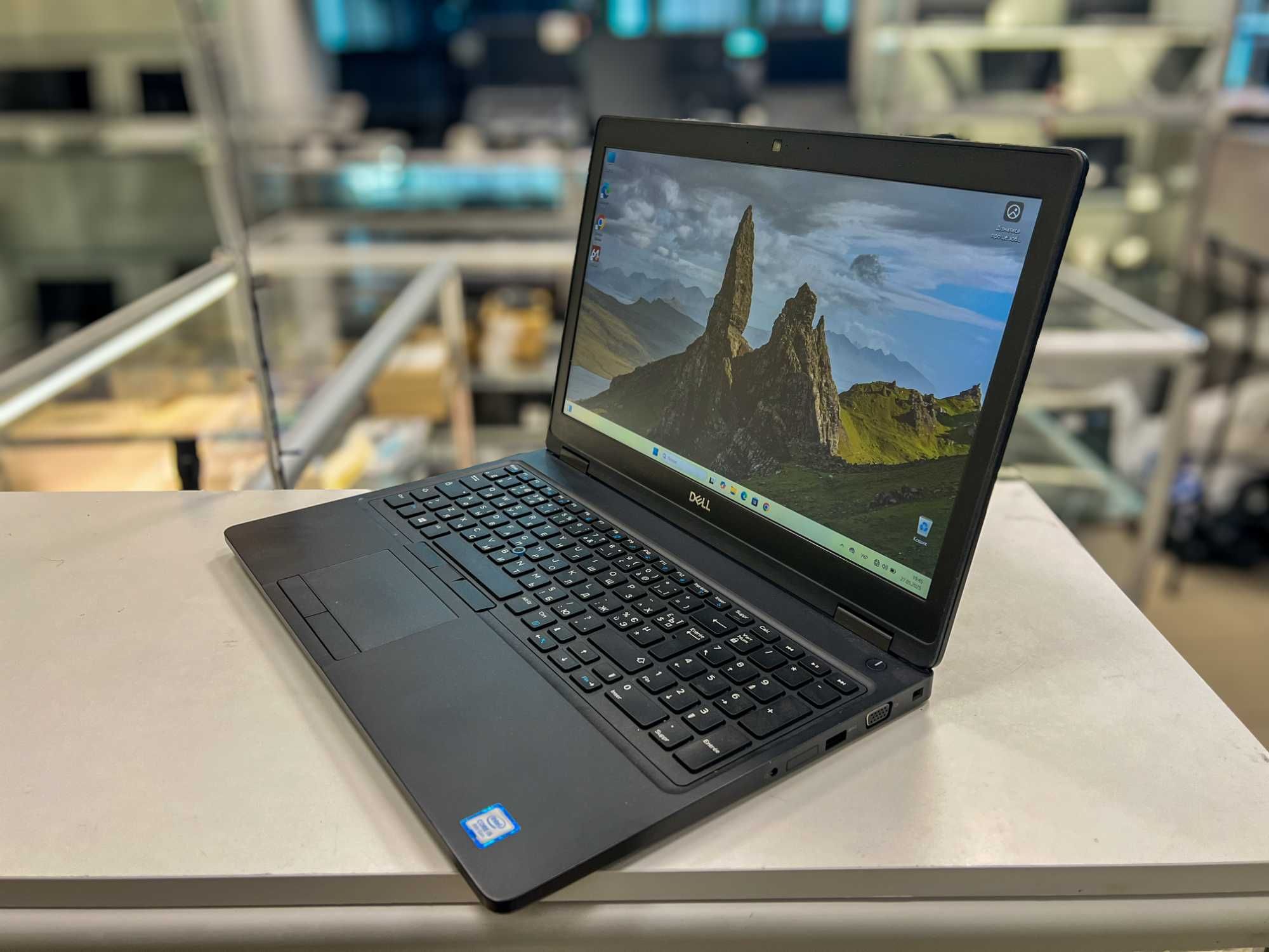 Гурт! Ноутбук Dell Latitude 5590 i5-8350U/8GB/SSD 240GB/FHD IPS